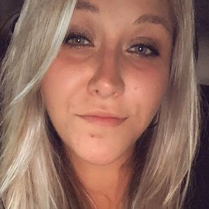 Meet your Posher, Katelyn